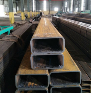 無(wú)縫方矩管大量庫(kù)存